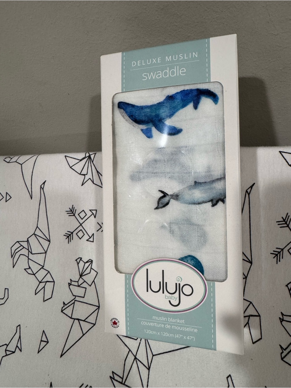 BAMBOO Deluxe Muslin Swaddle Blanket with big Blue Whale Print New in box